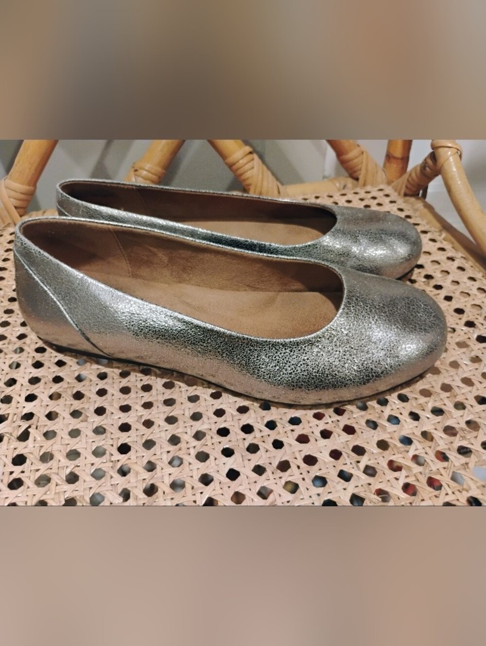 Women's SOFTWALK Leather  $100 Metallic Grey Ballet Flats Size 10